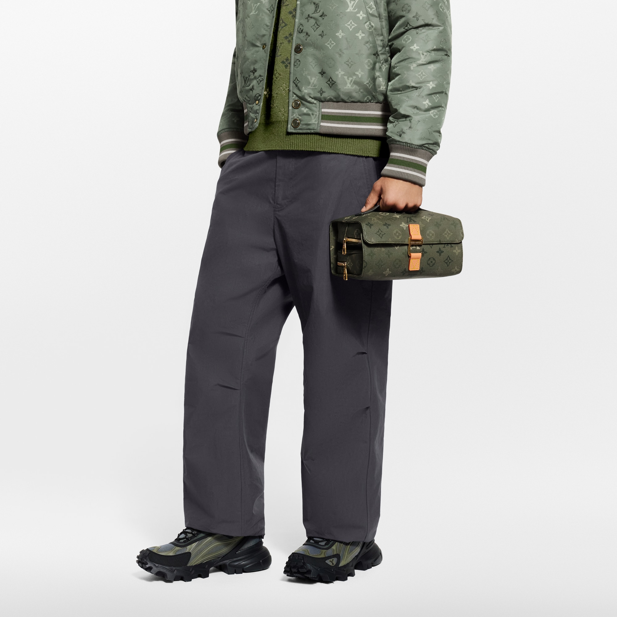 ルイヴィトン Hanging Toiletry Bag Monogram Heritage - Men - Travel | LOUIS